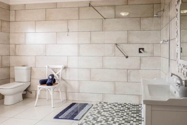 Salty Sandals Bathroom 1 Scaled