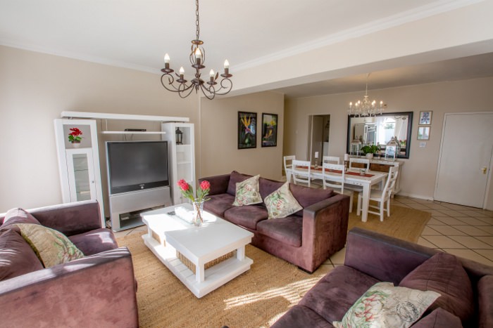 Camps Bay 14 15