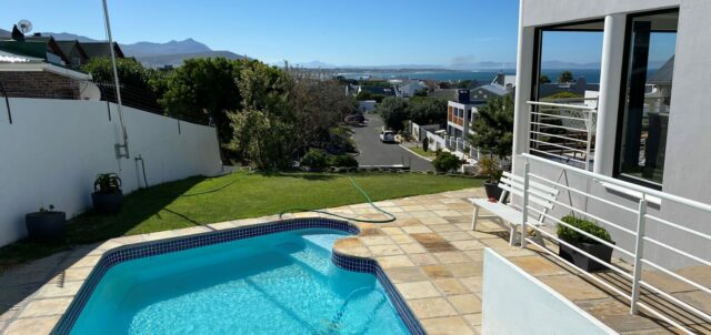 Hermanus 31 21 Scaled