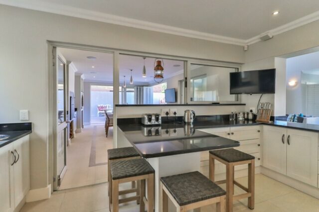 Hermanus 40 11 Scaled