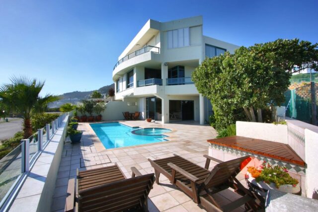 Camps Bay 44