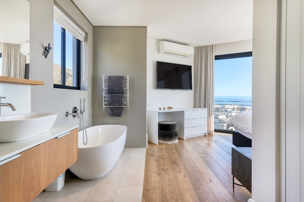 Penthouse (5)
