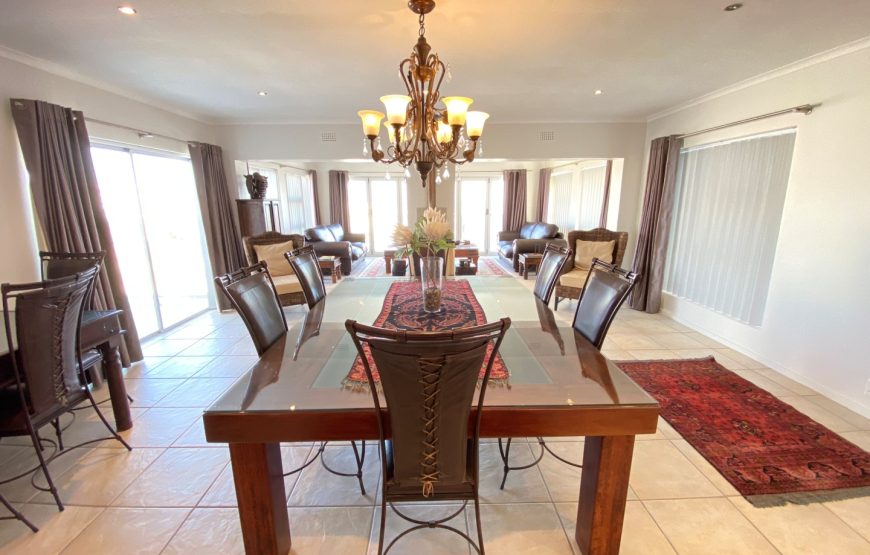 01 Dining Area Full View 870x555